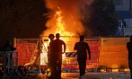 Demonstrace mladých lidí v Miláně přerostla v potyčky s policií. Původní...