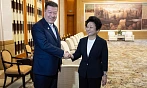 Tomio Okamura na jednání s předsedkyní Šanghajského městského shromáždění paní...