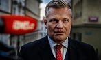 Poslanec Motoristů Filip Turek dorazil do štábu na Malé Straně. (10. října 2026)