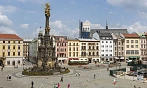 Schodiště okolo základny olomouckého sloupu Nejsvětější Trojice dostalo...