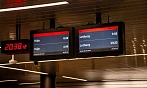 Upravené obrazovky s odpočtem času odjezdu příští soupravy metra (září 2026)