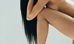 Kylie Jennerová se nechala nafotit zcela bez oblečení. Na snímcích má na sobě...