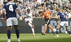 Ebrima Singhateh ze Sparty střílí v utkání proti Olomouci.
