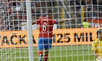 Lukáš Penxa z brněnské Zbrojovky zvyšuje skóre derby proti Artisu na rozdíl...