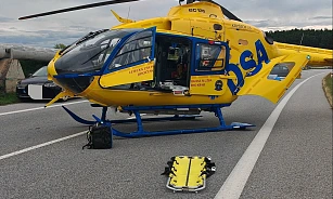 Záchranáři i hasiči zasahovali u nehody osobního automobilu mezi Zvěrkovicemi a...