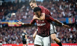 Sparťanský křídelník John Mercado oslavuje svůj gól proti Jablonci se...
