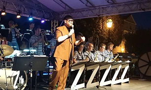 Jan Smigmator nečekaně vystoupil s třešťským Zatrestbandem na městských...