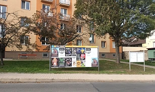 Lovosice nechaly odstranit zástěny před výlepovými plochami ve městě. O...