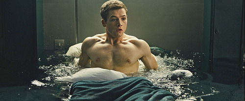 Taron Egerton ve filmu Kingsman: Tajná služba (2014)