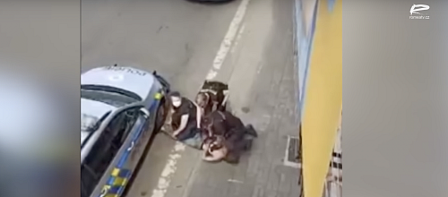 Na Facebooku se objevilo video z incidentu, které na svém webu sdílí i Romea.cz.