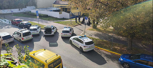 Do pronásledování mladíků na skútru se zapojilo několik hlídek budějovických...