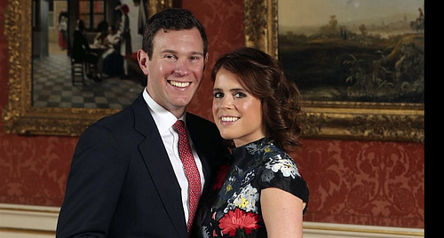Jack Brooksbank a princezna Eugenie v obrazárně Buckinghamského paláce po...