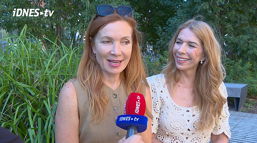 Herečka a dabérka Stanislava Jachnická se svou sestrou Blankou Maxovou v...