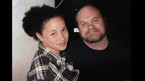 Thomas Markle s dcerou Meghan. Ta s ním před svatbou v roce 2018 přerušila...