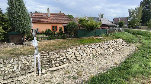 Vodoměrná stanice na řece Svitavě v Hradci nad Svitavou je od dubna na suchu....