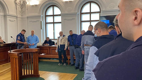 Hlavou drogového byznysu je podle obžaloby Martin Polívka (vlevo v modré...