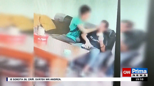 Chlapci napadli muže u něj doma