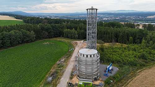 Nový vodojem zajistí bezpečnější dodávky pitné vody pro Hřibojedy, ale i...
