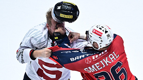 Bitka Jiřího Smejkala s Filipem Chlapíkem.