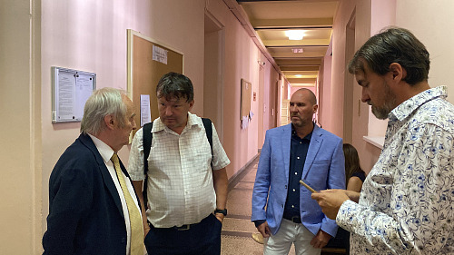 Bratr zemřelého strojvůdce u Milavčí Roman Kloud u Okresního soudu v...