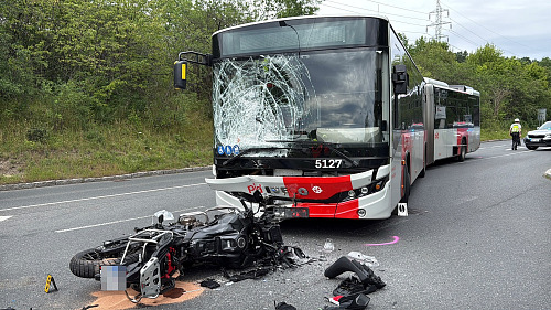 Srážka motorky a autobusu v pražském Motole. (4. července 2026)