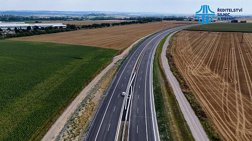 Řidiči už stříhají metr. U Vysokého Mýta se za týden otevře další kus D35,...
