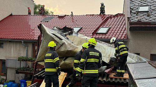 Hasiči v souvislosti se sobotními bouřkami zaznamenali 705 výjezdů napříč...