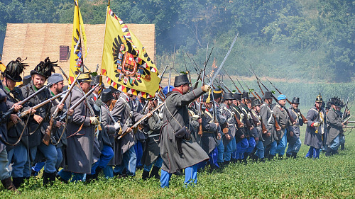 Bitevní scénu pořadatelé nazvali „Královéhradecká osmnáctka v bitvě na Chlumu...