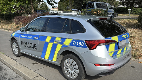 Policie zasahuje poté, co v pondělí obdržela oznámení o hrozbě umístění...