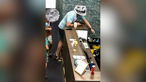Muž kradl v táborském Muzeu iluzí hrací kartičky