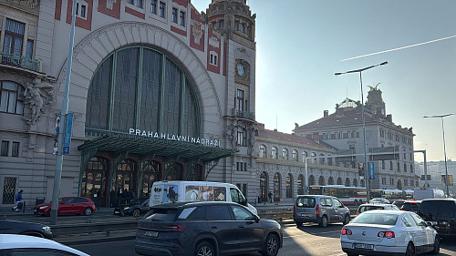 Provoz části linky metra C omezil střet soupravy s mužem. (20. ledna 2026)