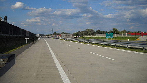 Šestikilometrový úsek dálnice D1 z Bohumína na státní hranici s Polskem, kde na...