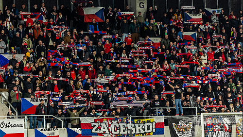 Čeští fanoušci před kvalifikačním utkáním na MS proti Faerským ostrovům
