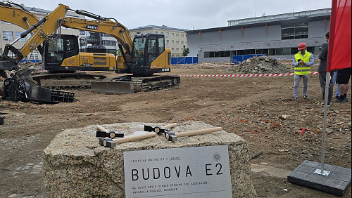Po problémech se získáním dotací a několikaměsíčním zpoždění se rozbíhá stavba...