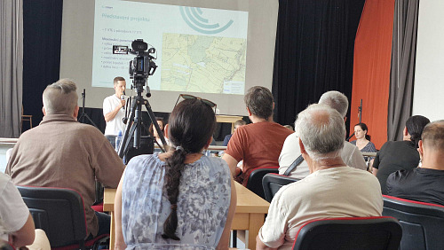 Veřejné projednání plánované stavby větrného parku, které se uskutečnilo v...