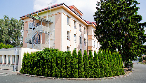 Pobytové zařízení ministerstva vnitra v Kostelci nad Orlicí sídlí v bývalých...