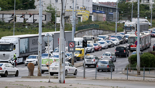 Už tak komplikovaná situace u Husovického tunelu v Brně se ještě zhorší. Za pár...