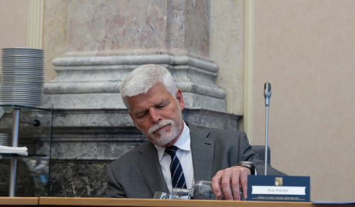 Prezident Petr Pavel na jednání vlády. Hlavním tématem je koordinace účasti...