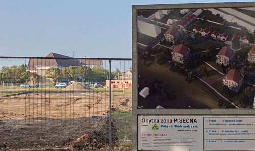 Stavební práce v bezprostředním místě nálezu okamžitě ustaly. V pondělí dělníci...