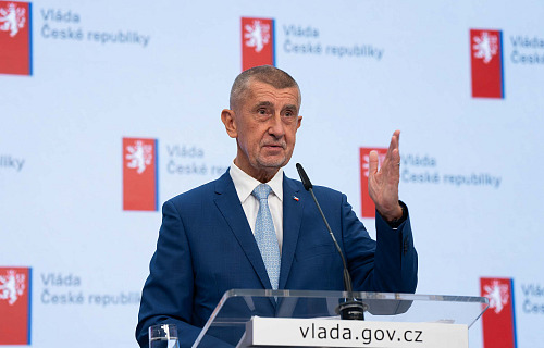 Vláda rozhodla, že s sebou nevezme prezidenta Pavla v červenci na summit NATO v...
