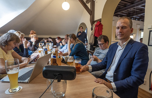 Volební štáb PRAHA SOBĚ. Na snímku  Jan Čižinský. (17. října 2026)