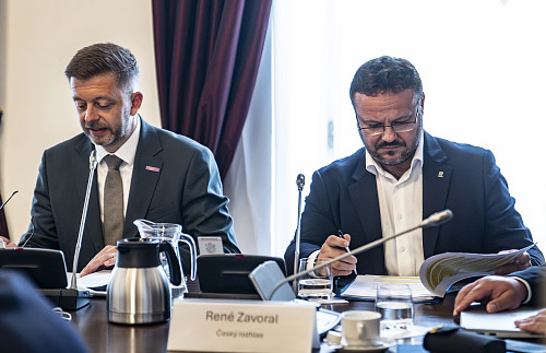 Schůzka sněmovních stran svolaná hnutím Starostové a nezávislí (STAN) k...