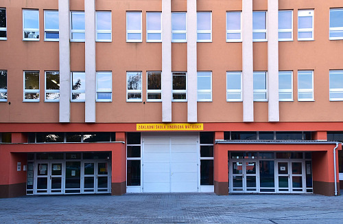 Základní školy Jindřicha Matiegky v Mělníku.