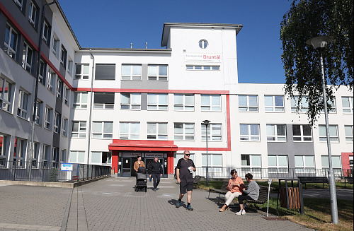Nemocnice Bruntál přešla ze soukromých rukou pod veřejného provozovatele....