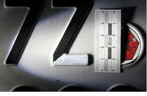 Částečně přetřenou značkou se zloděj skútru zaparkovaného v Holešově u...