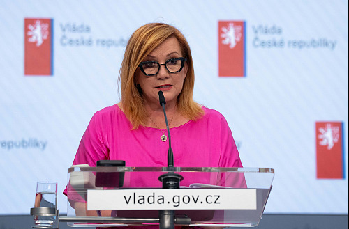 Vláda rozhodla, že s sebou nevezme prezidenta Pavla v červenci na summit NATO v...
