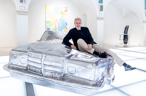 Erwin Wurm (na snímku) vystavuje v liberecké Galerii Lázně. (16. října 2026)
