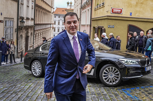 Volební štáb Motoristé sobě v Praze. Na snímku Petr Macinka. (10. října 2026)