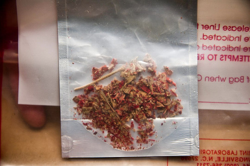 Syntetická marihuana neboli "koření" připomíná vzhledem skutečné usušené...