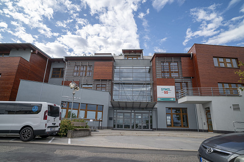 Gymnázium Zlín – Lesní čtvrť slaví 90 let od svého založení. (31. srpna 2026)